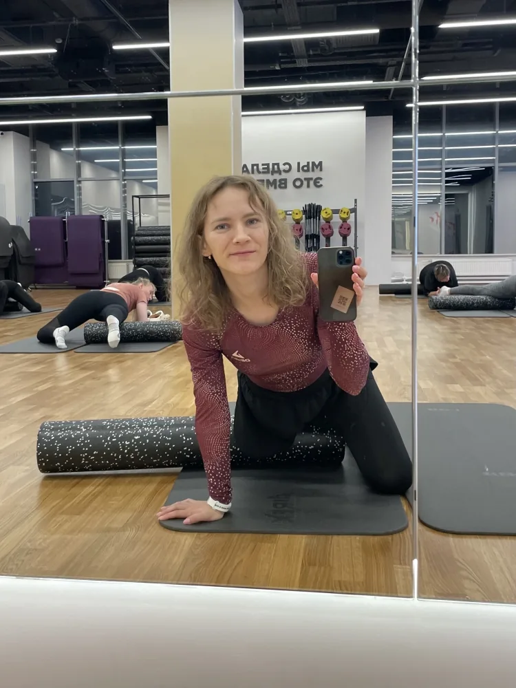 Участница делится фотографией занятия в спортивном зале